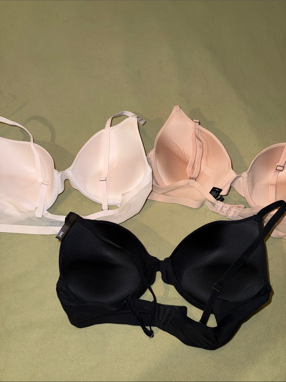 Tahari 3-Pack Smooth padded underwire bras in White, Nude, and Black size 36C - Picture 3 of 5